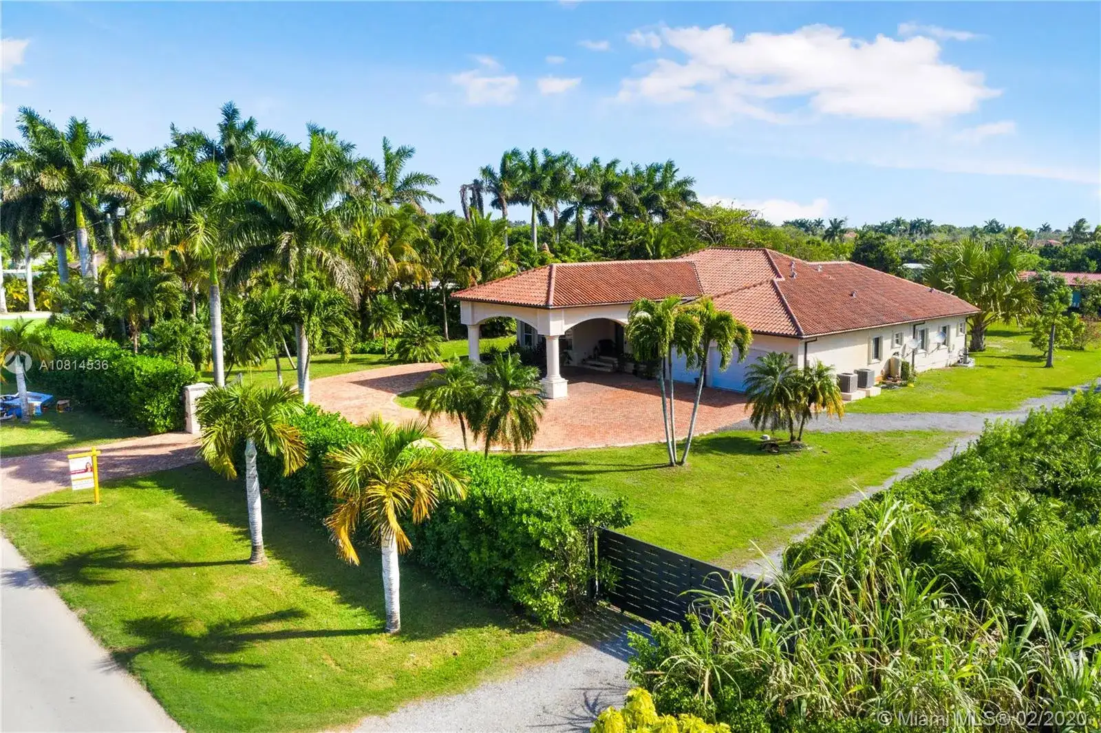 23525 SW 217th Ave, Homestead FL 33031 photo 2