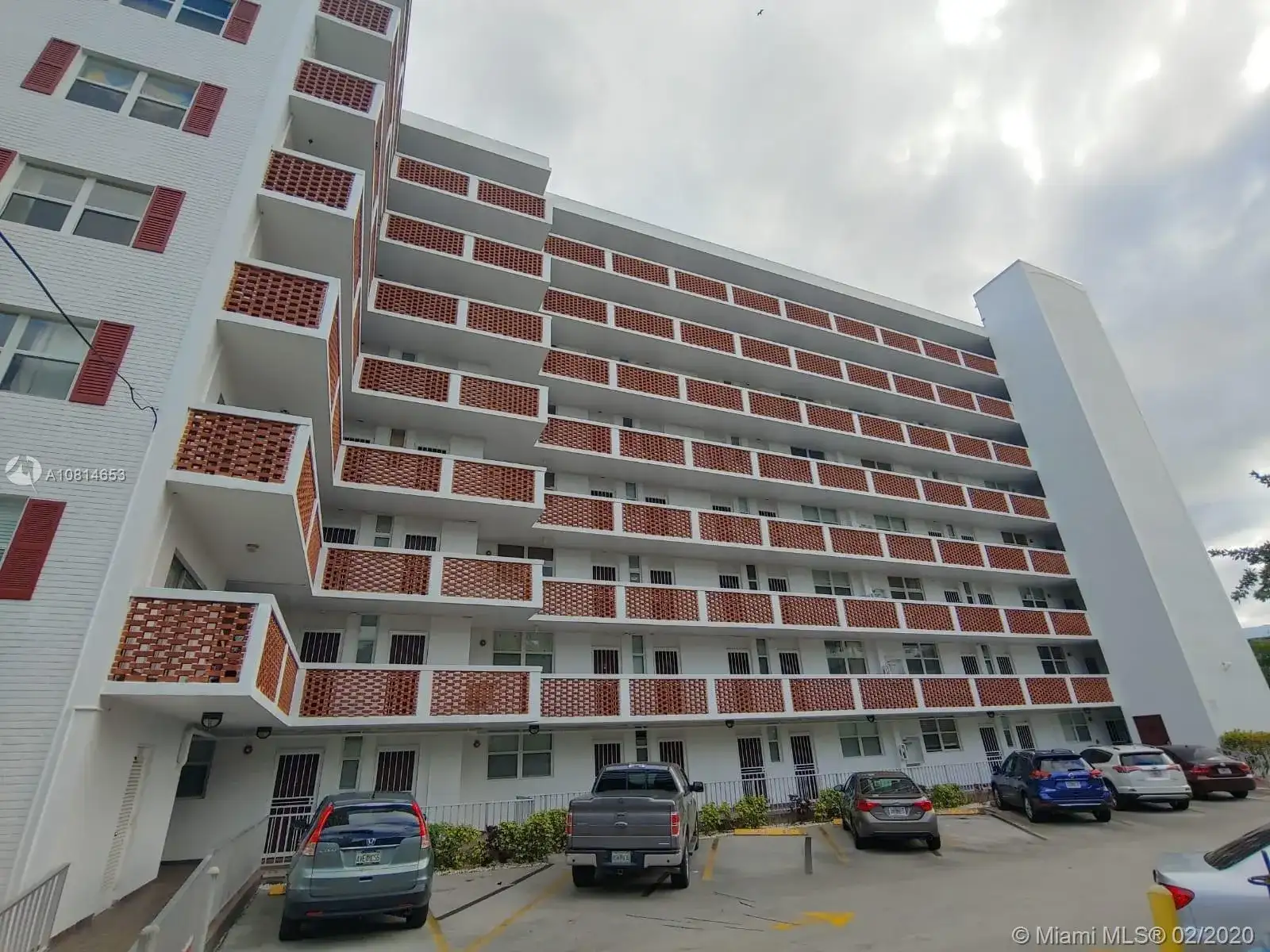 3660 NE 166th St # 511, North Miami Beach FL 33160 photo 2