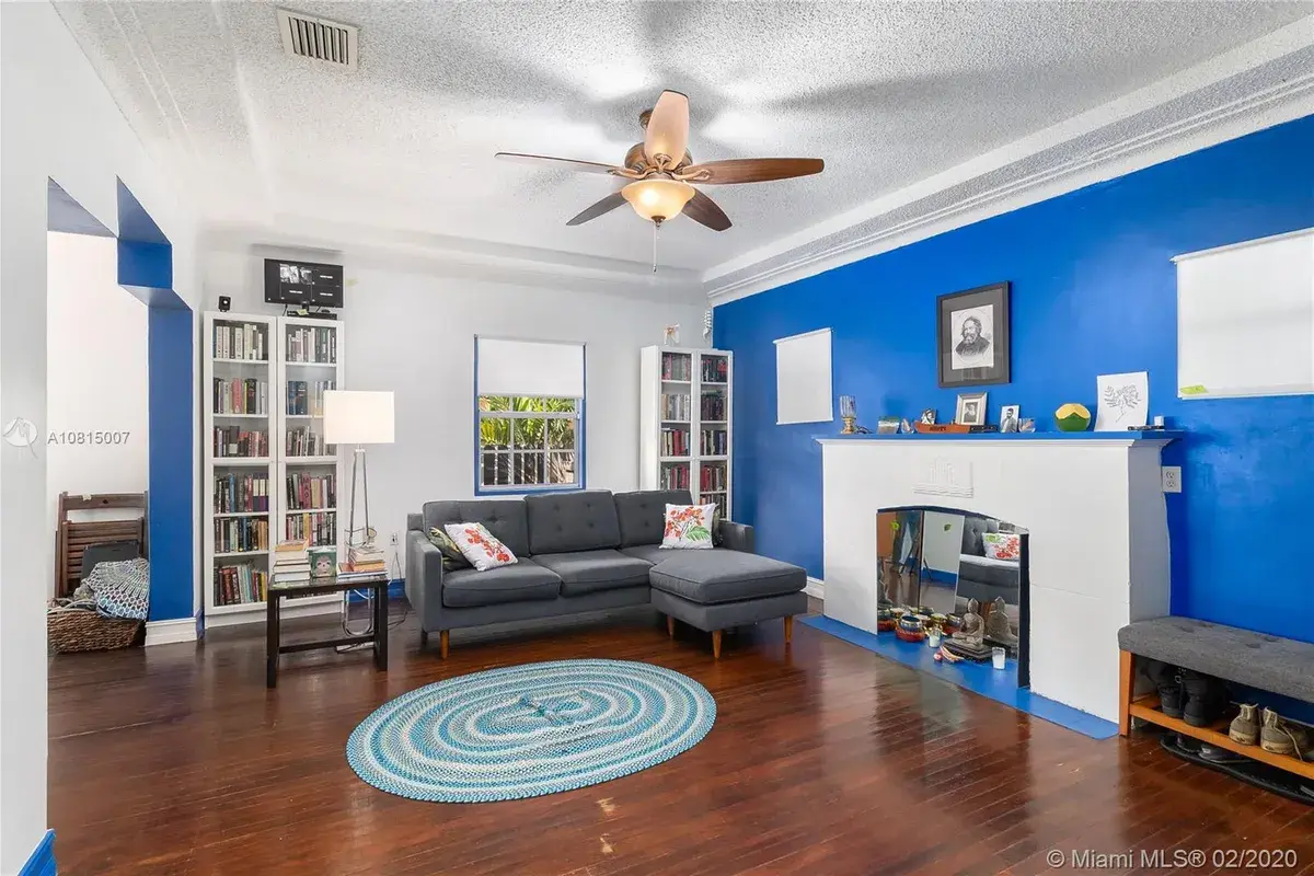 524 NW 44th St, Miami FL 33127