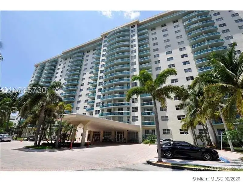 19390 Collins Ave # 123, Sunny Isles Beach FL 33160