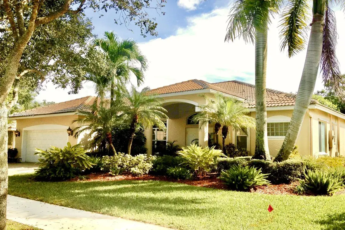 3843 Oak Ridge Cir, Weston FL 33331