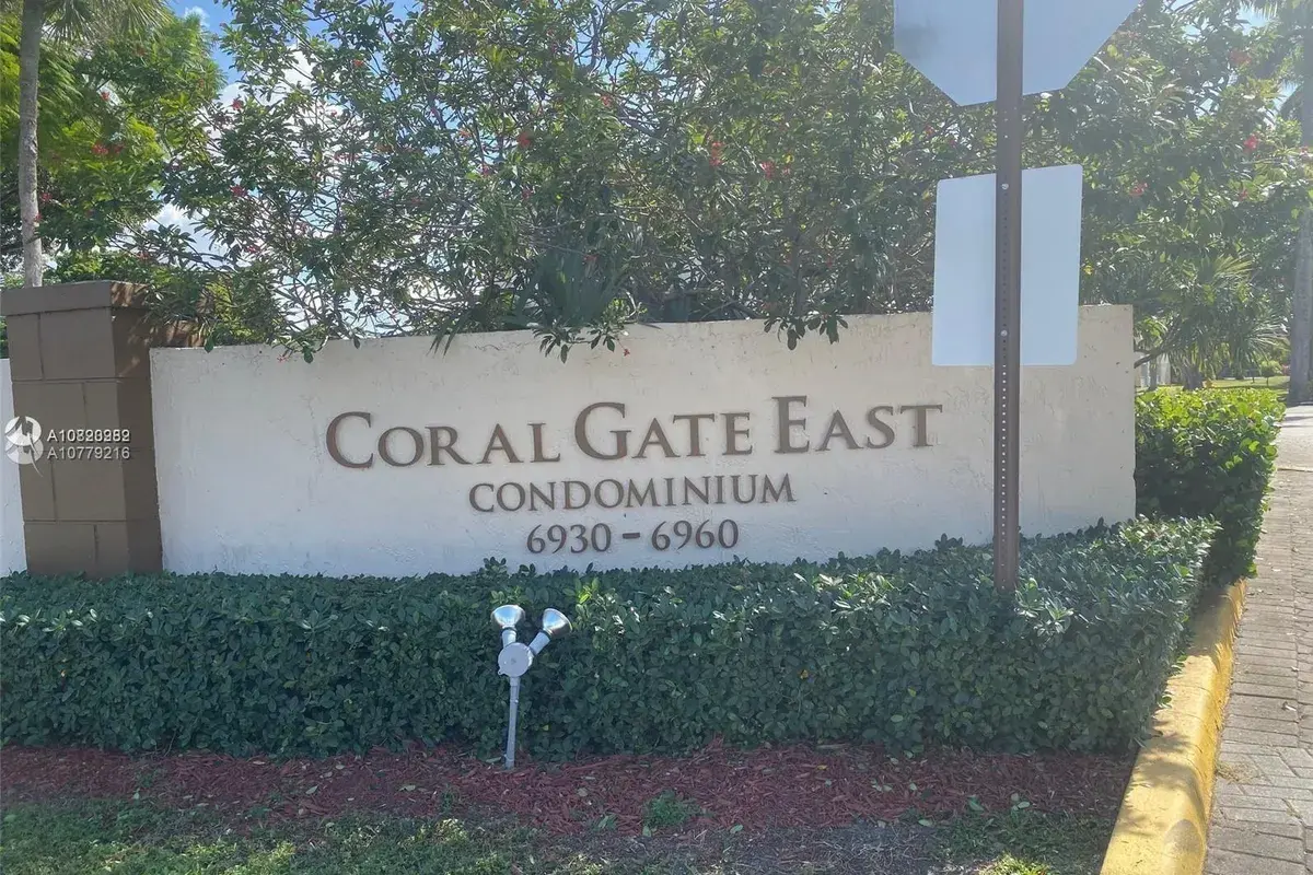 6940 Miami Gardens Dr # 431, Hialeah FL 33015