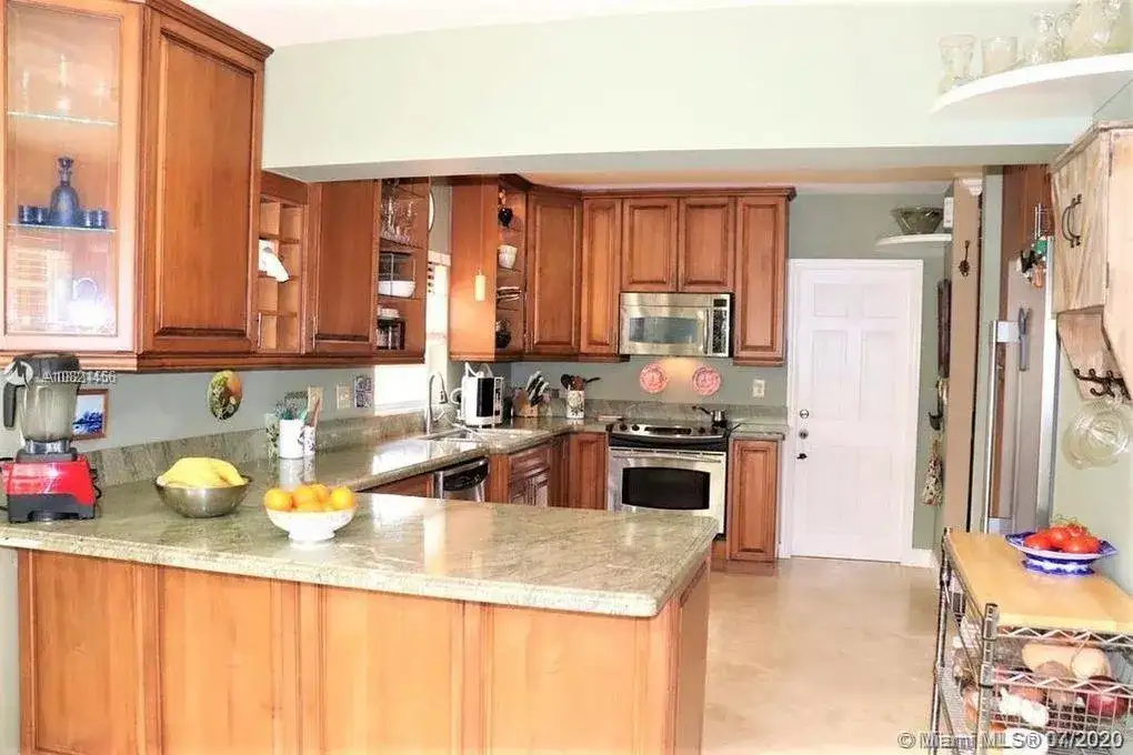 1510 Sarria Ave, Coral Gables FL 33146 photo 4