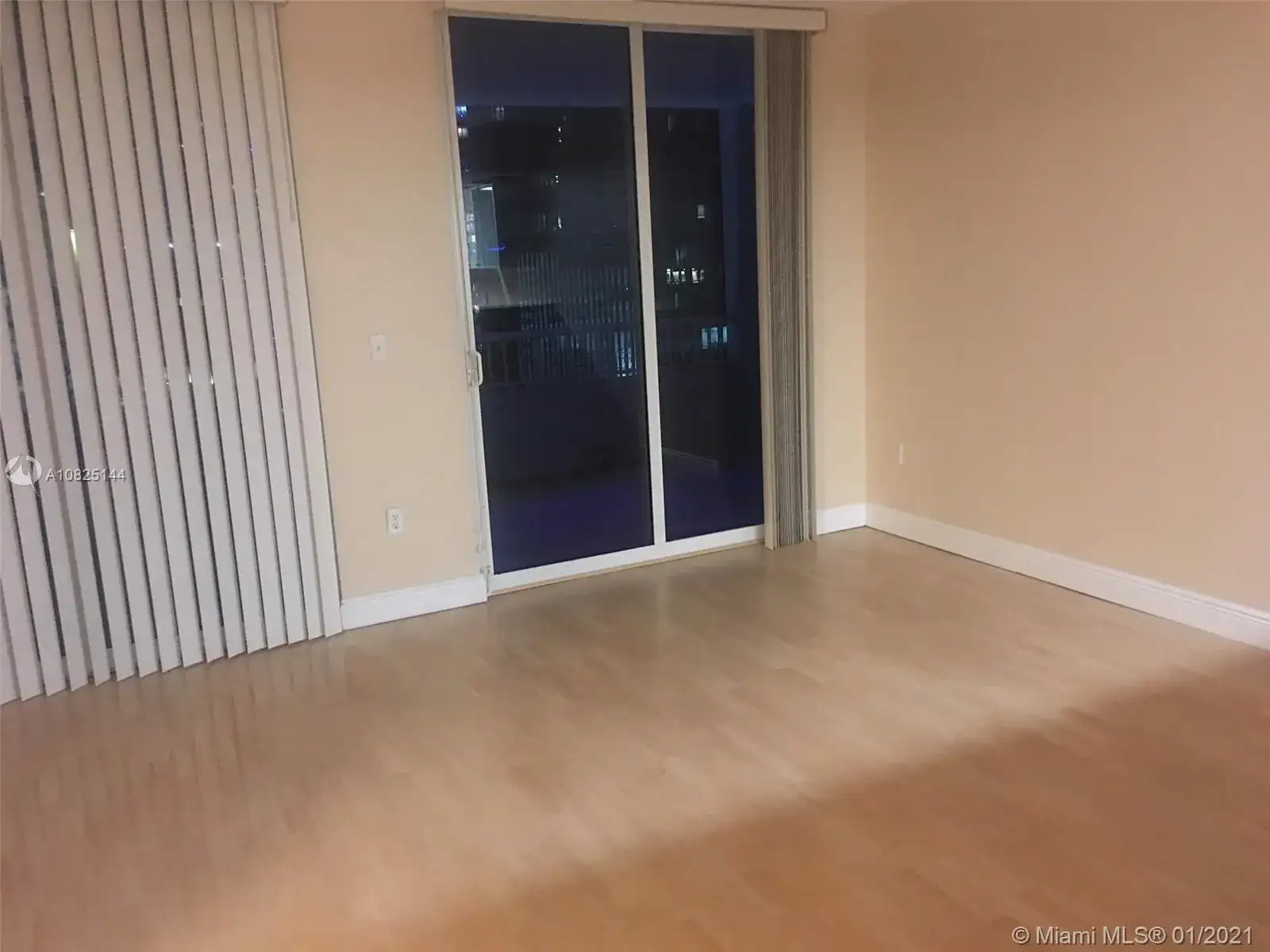 170 SE 14th St # 1507, Miami FL 33131 photo 4