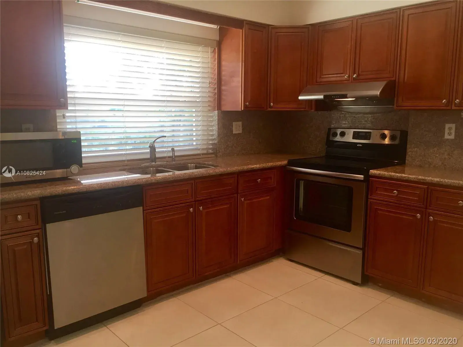 2060 NE 185th Ter, North Miami Beach FL 33179