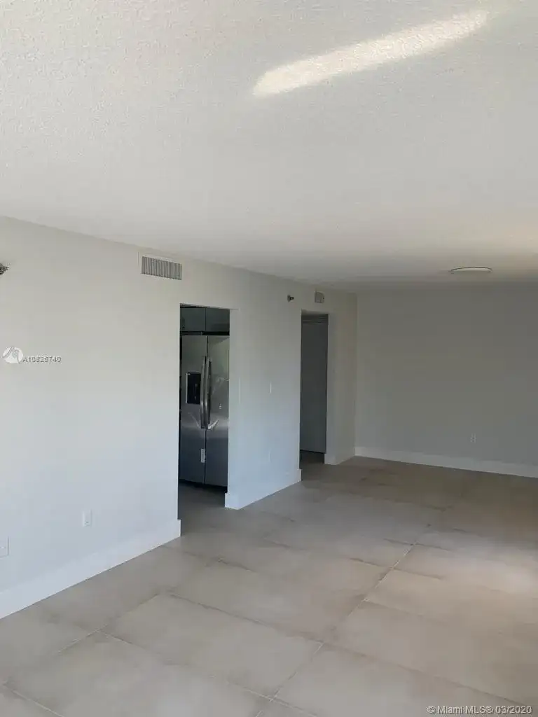 17890 W Dixie Hwy # 307, North Miami Beach FL 33160 photo 4