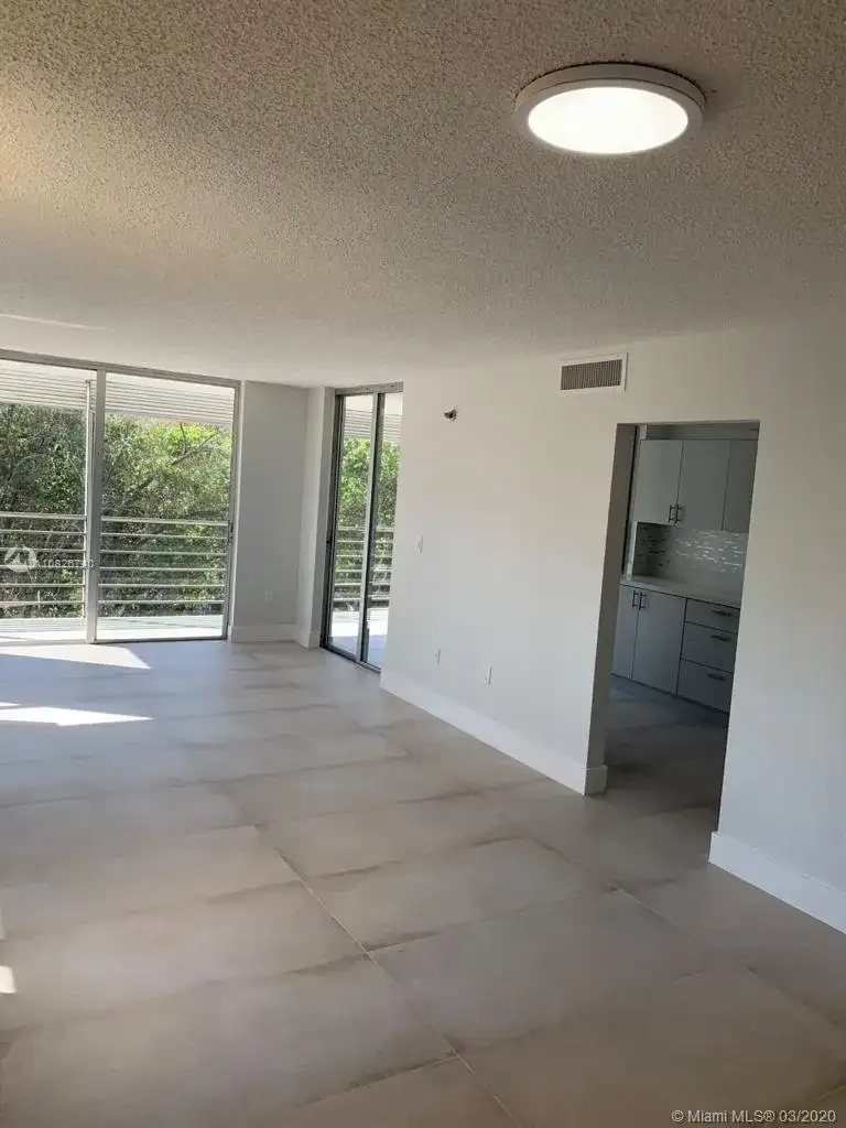 17890 W Dixie Hwy # 307, North Miami Beach FL 33160 photo 5
