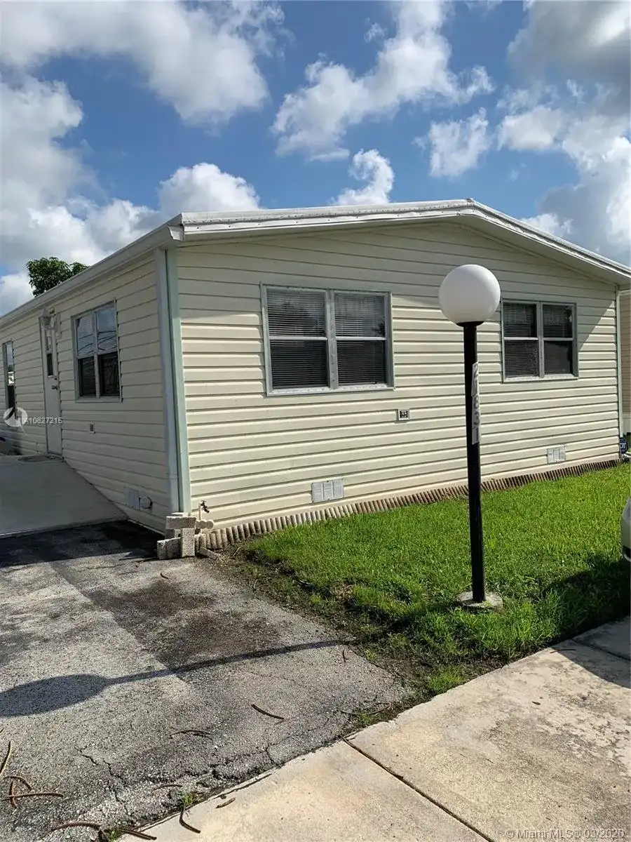21831 NW 7th Ct, Pembroke Pines FL 33029