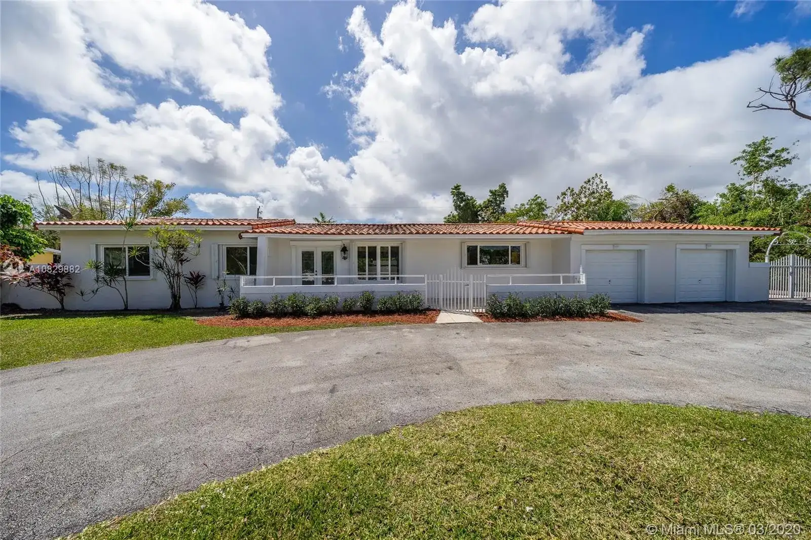 9260 SW 164th St, Palmetto Bay FL 33157 photo 2