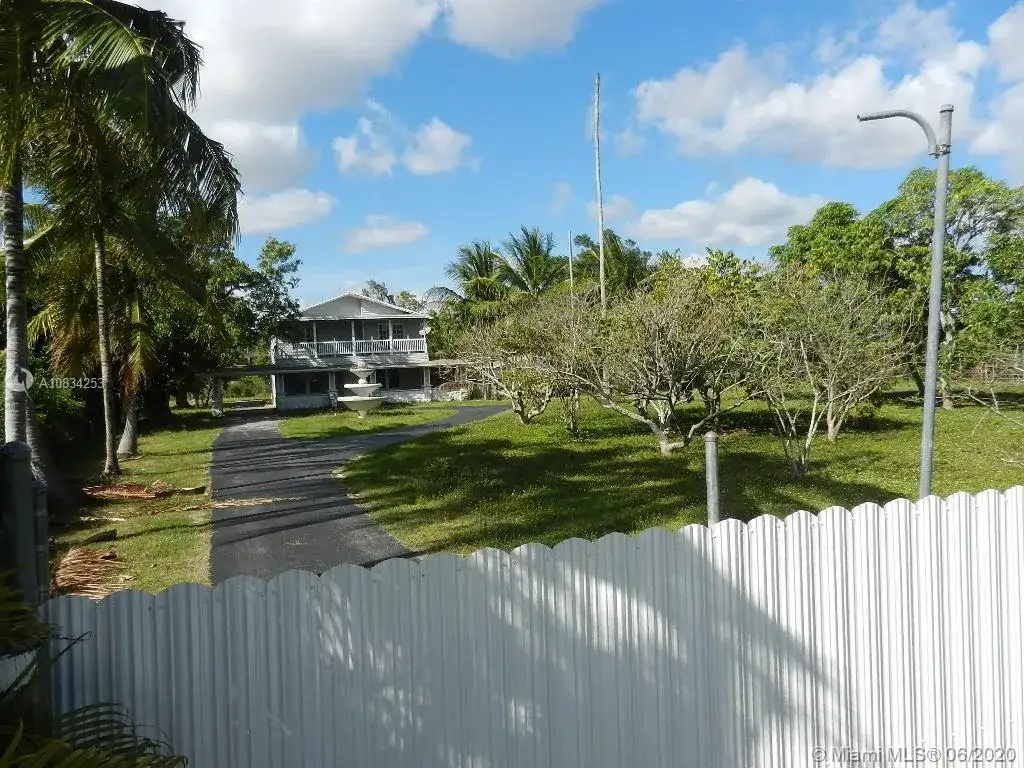 17201 SW 296th St, Homestead FL 33030 photo 2