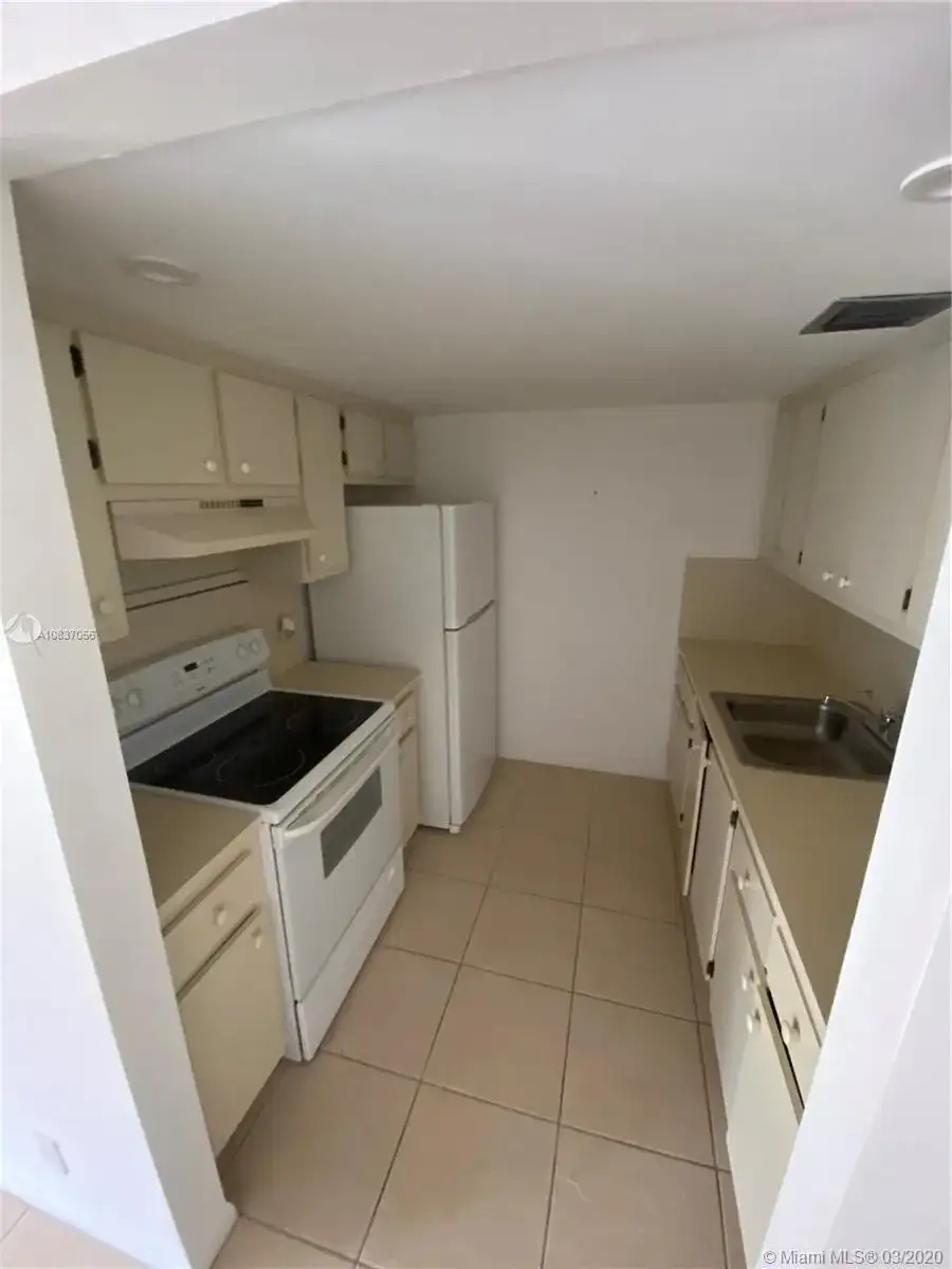 300 SW 134th Way # 112E, Pembroke Pines FL 33027 photo 5