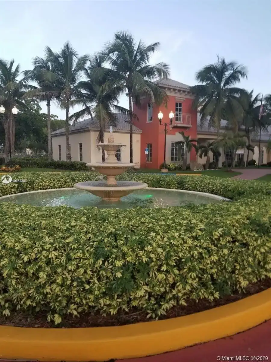 8353 Lake Dr # 404, Doral FL 33166 photo 4