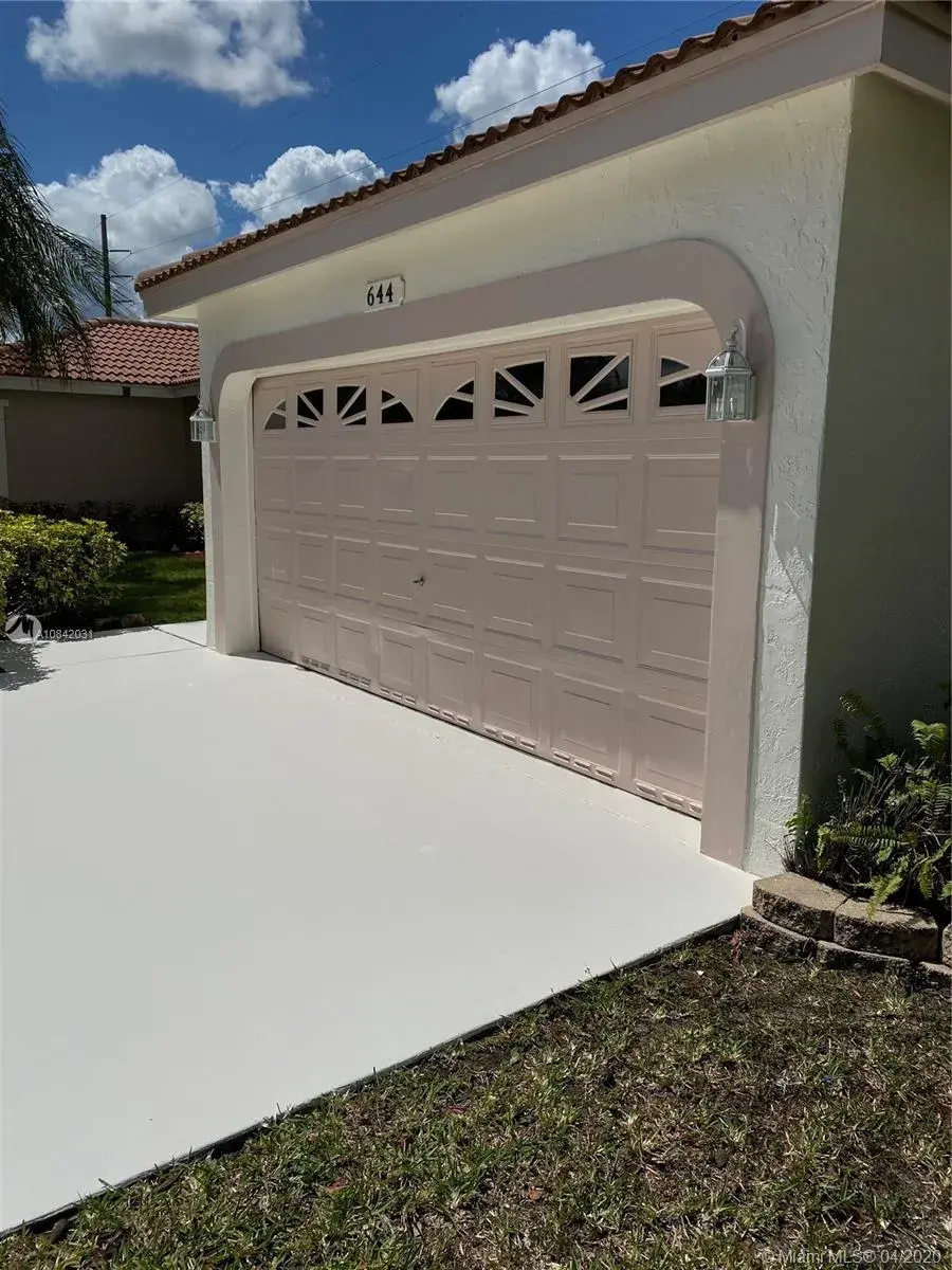 644 NW 183rd Way, Pembroke Pines FL 33029