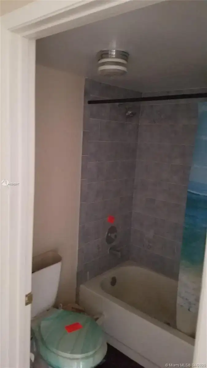 855 NE 209th St # 34, Miami FL 33179 photo 2