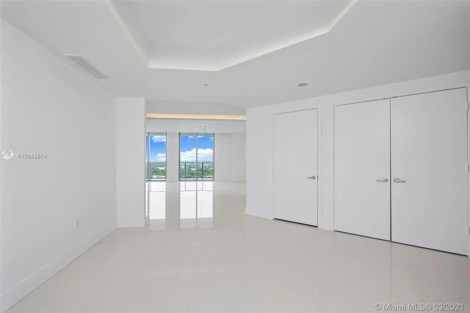 17301 Biscayne Blvd # 2102, North Miami Beach FL 33160