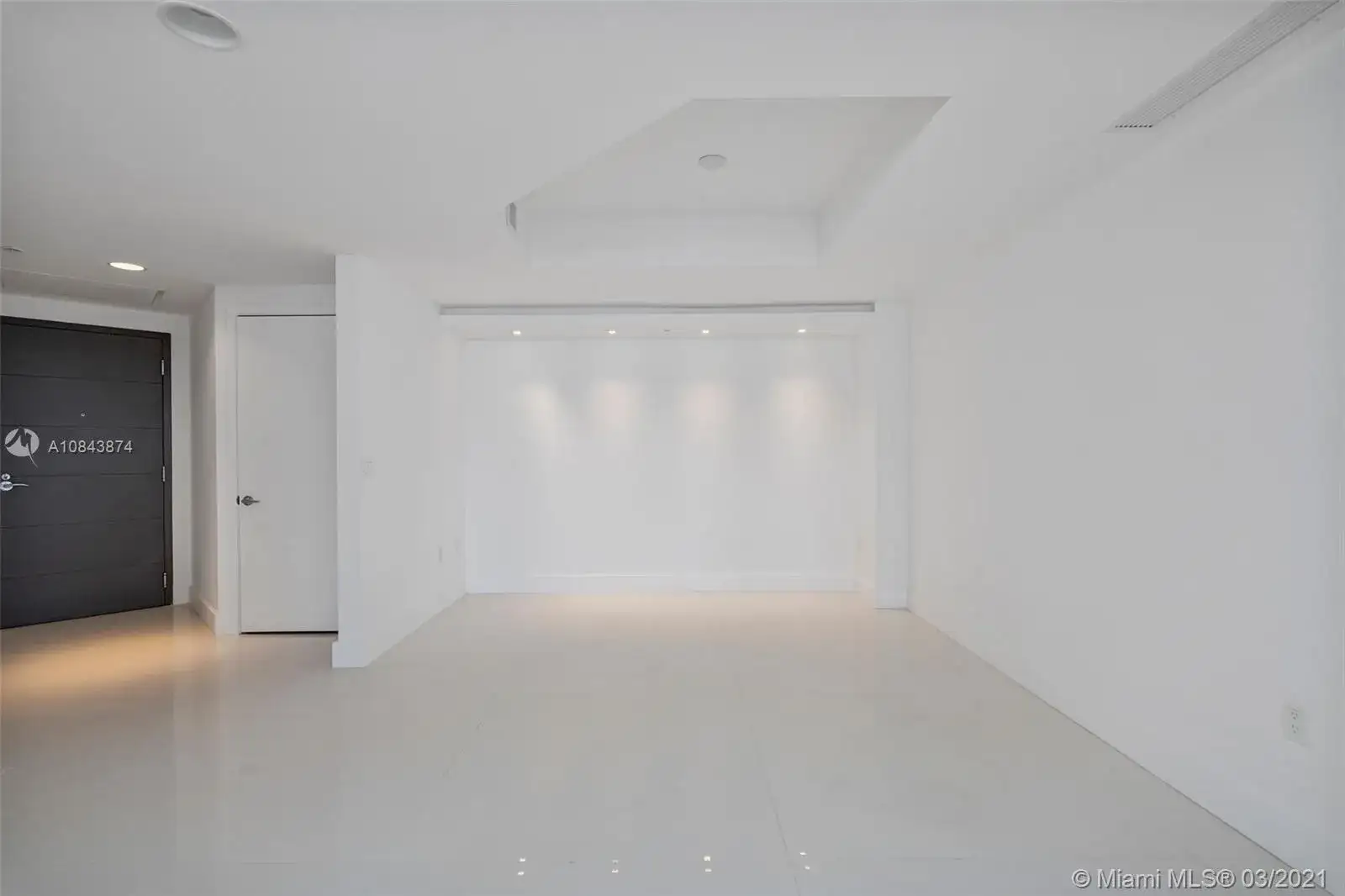 17301 Biscayne Blvd # 2102, North Miami Beach FL 33160 photo 3