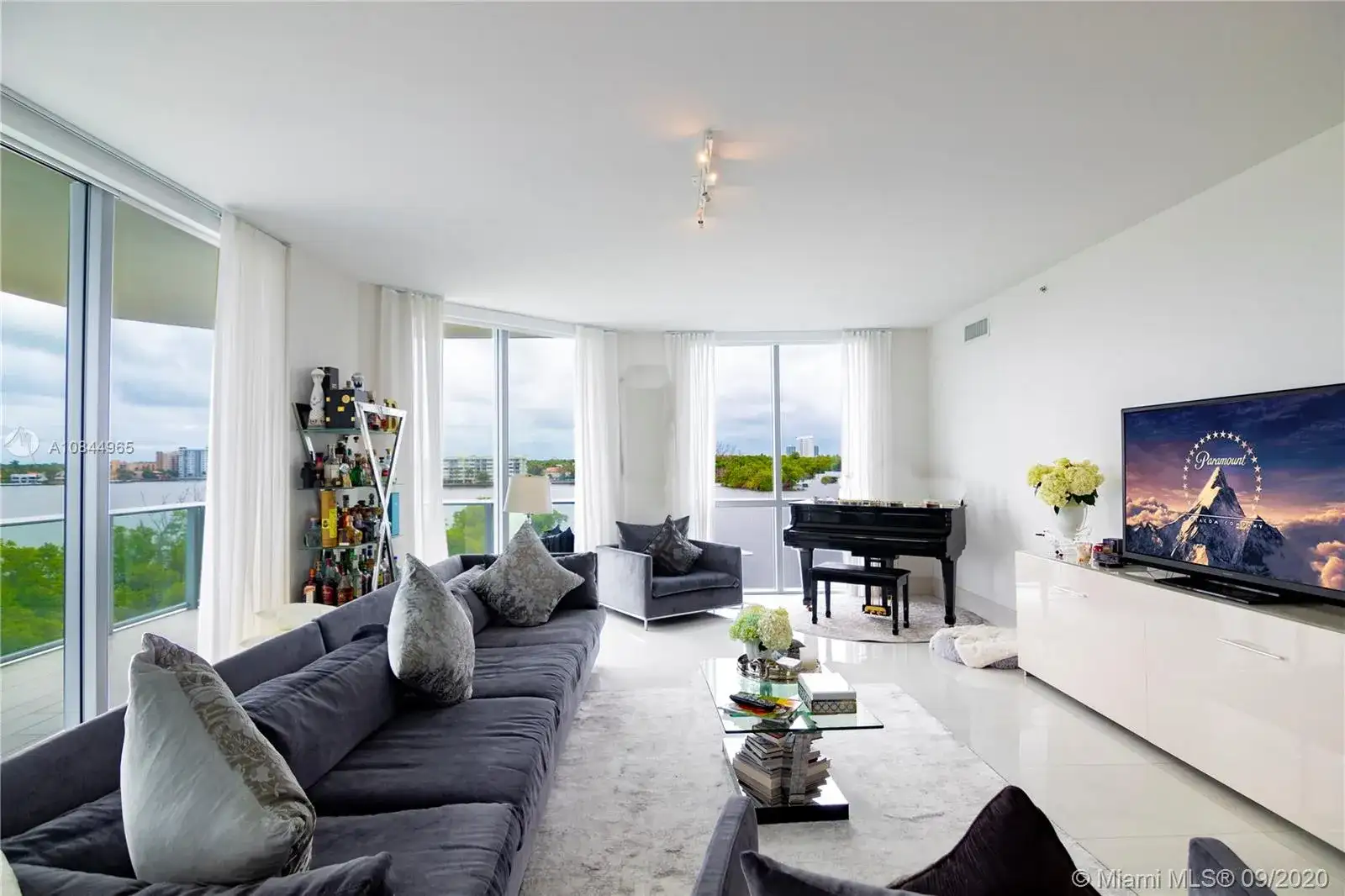 17111 Biscayne Blvd # 410, North Miami Beach FL 33160 photo 2