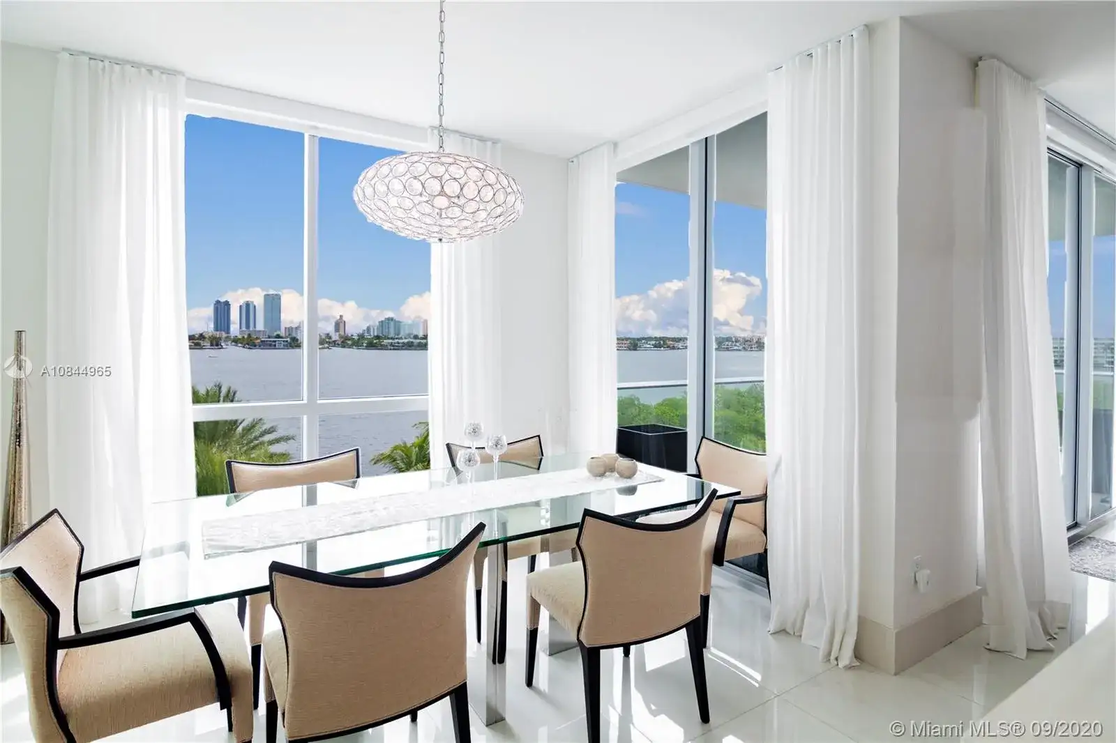 17111 Biscayne Blvd # 410, North Miami Beach FL 33160 photo 4