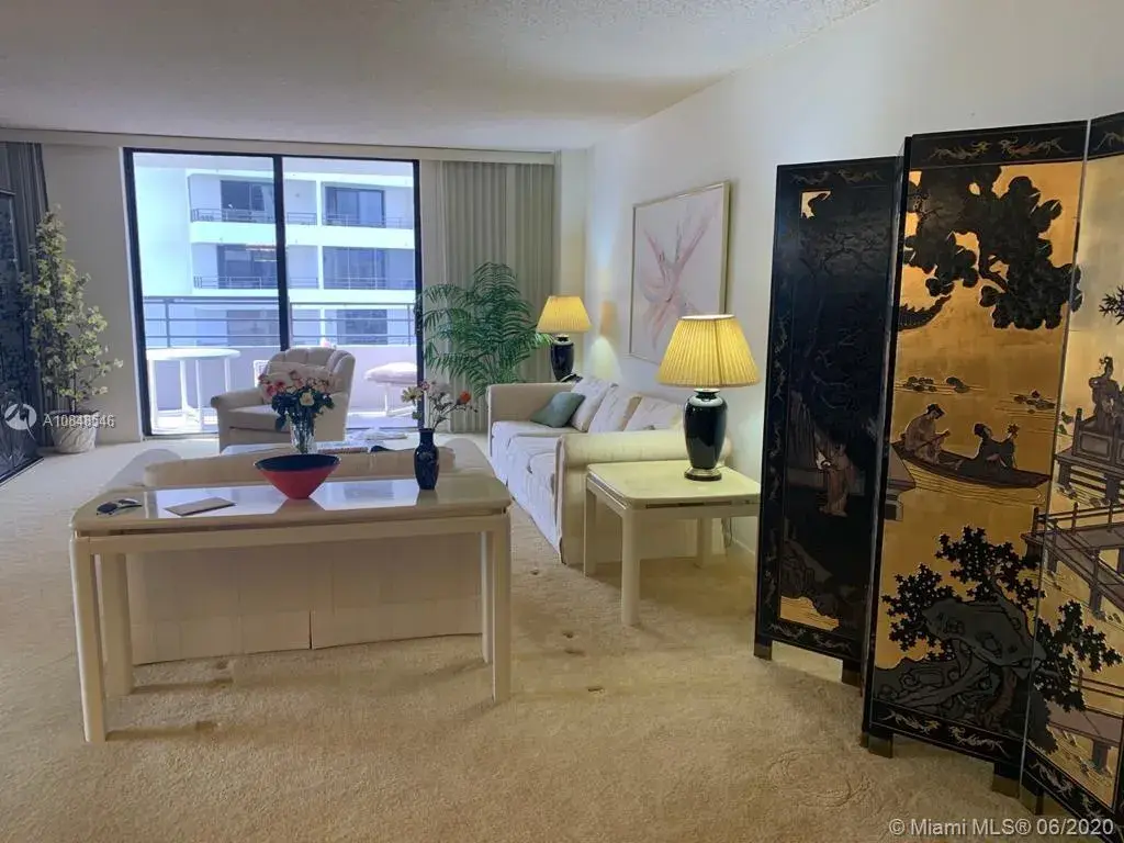 2500 Parkview Dr # 1214, Hallandale Beach FL 33009