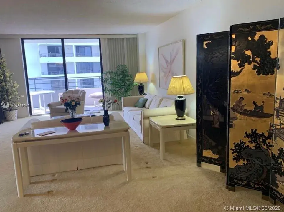 2500 Parkview Dr # 1214, Hallandale Beach FL 33009