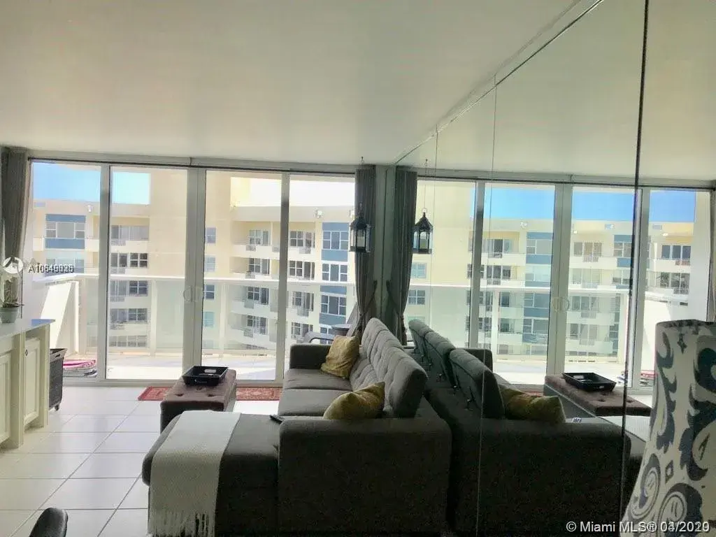 3140 S Ocean Dr # 1703, Hallandale Beach FL 33009