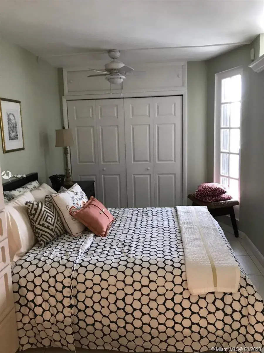 3140 S Ocean Dr # 1703, Hallandale Beach FL 33009