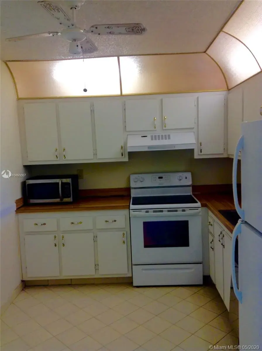 1800 SW 81st Ave # 1408, North Lauderdale FL 33068