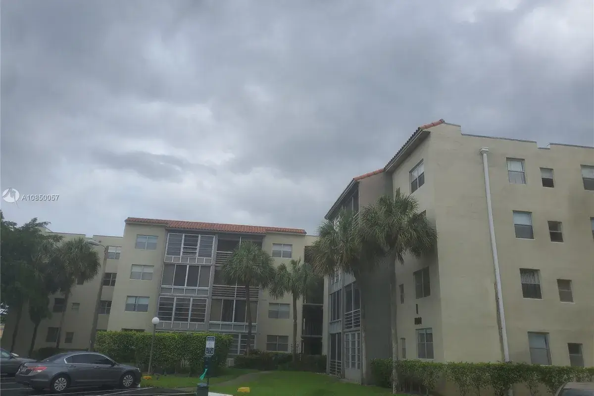 1800 SW 81st Ave # 1408, North Lauderdale FL 33068