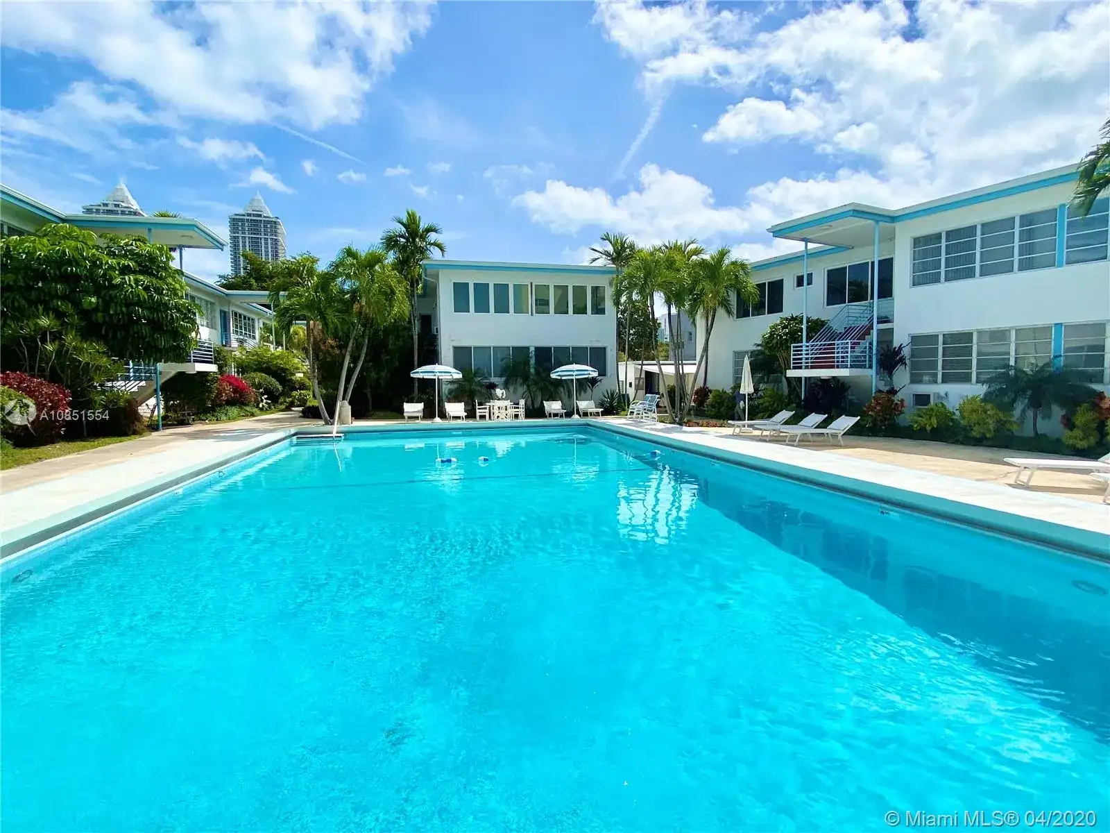 4720 Pine Tree Dr # 5, Miami Beach FL 33140 photo 2