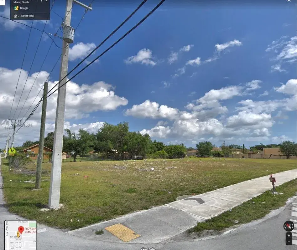 2075 NW 75th St, Miami FL 33147