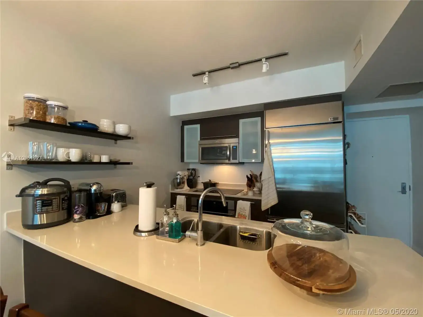500 Brickell Ave # 1906, Miami FL 33131 photo 2