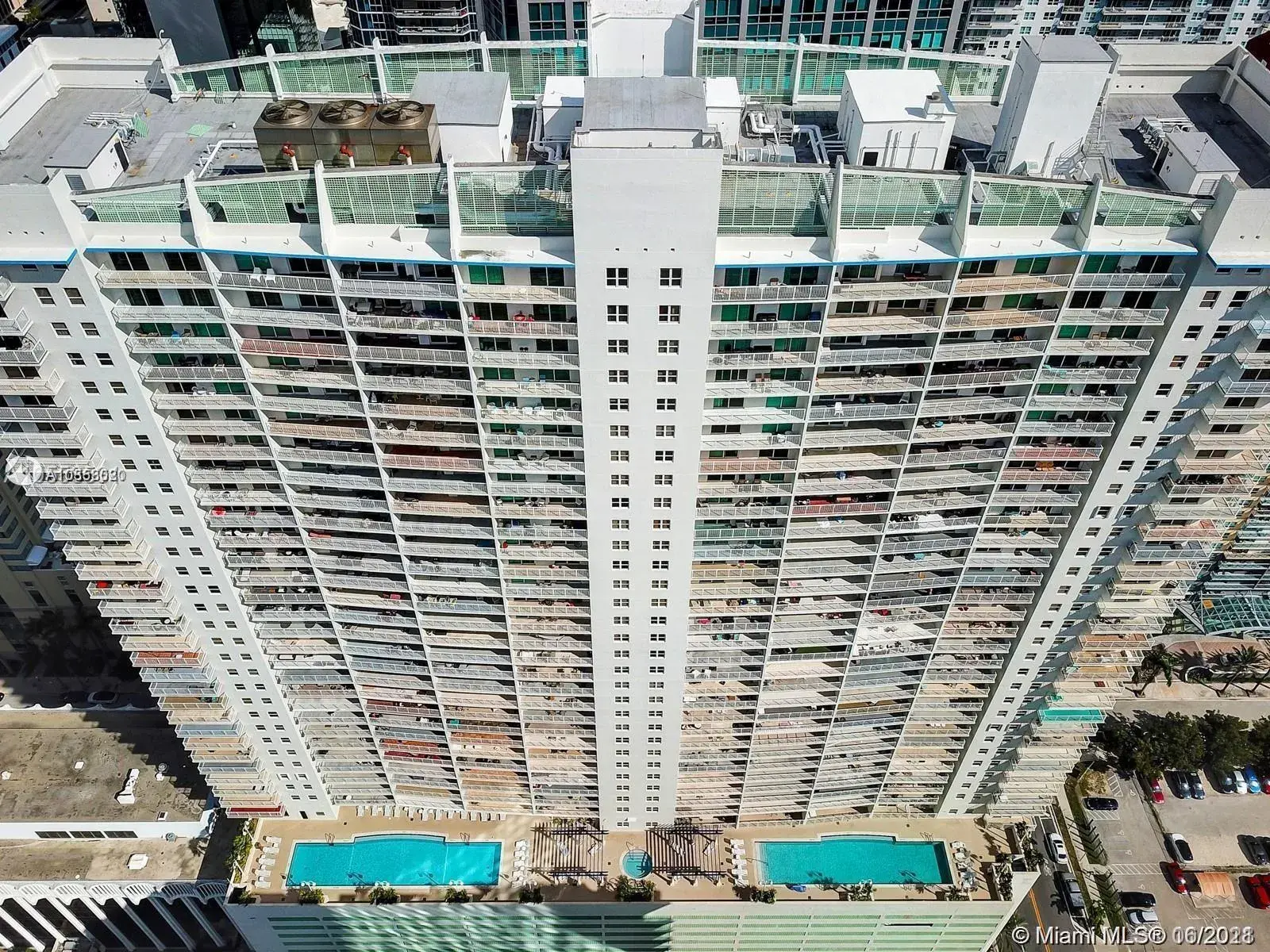 1200 Brickell Bay Dr # 1404, Miami FL 33131