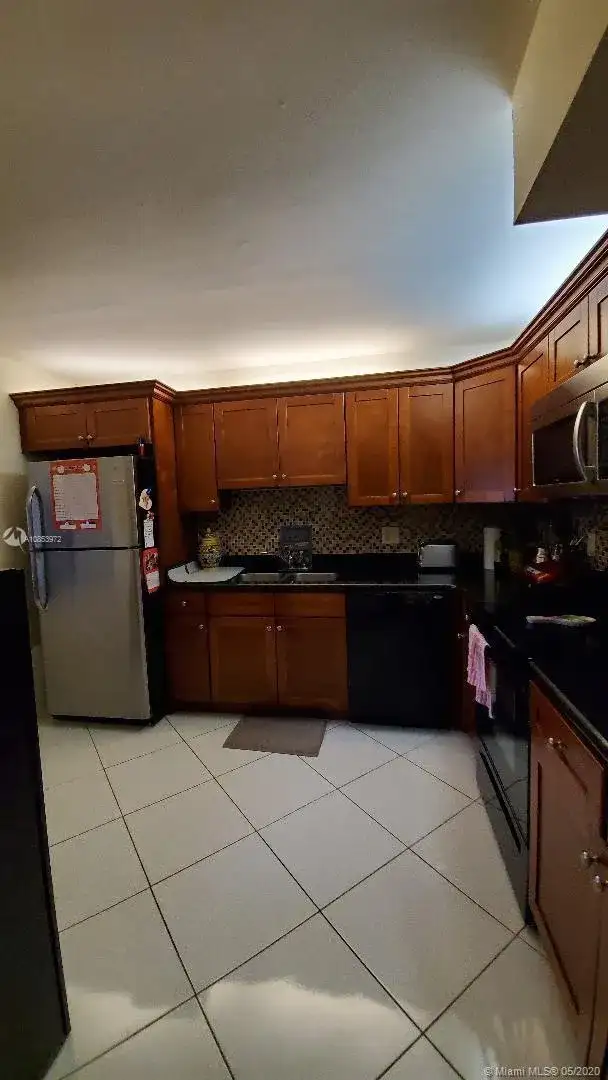 327 Lakeview Dr # 103, Weston FL 33326 photo 2