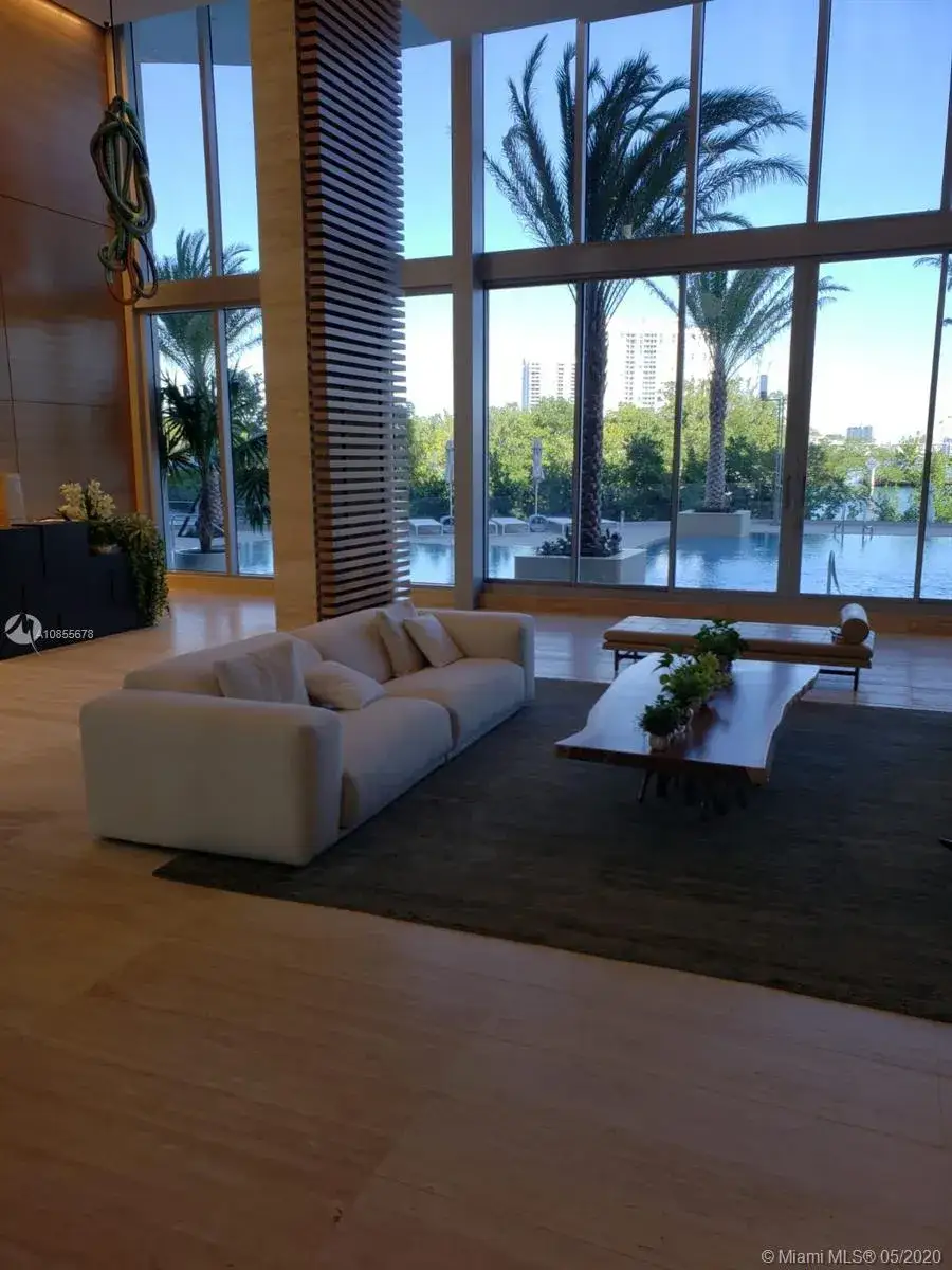16385 Biscayne Blvd # 319, North Miami Beach FL 33160
