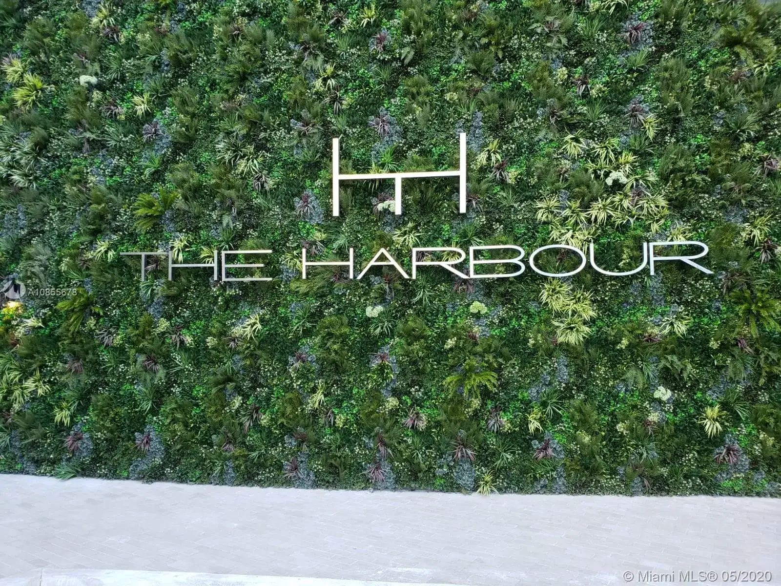 16385 Biscayne Blvd # 319, North Miami Beach FL 33160 photo 4