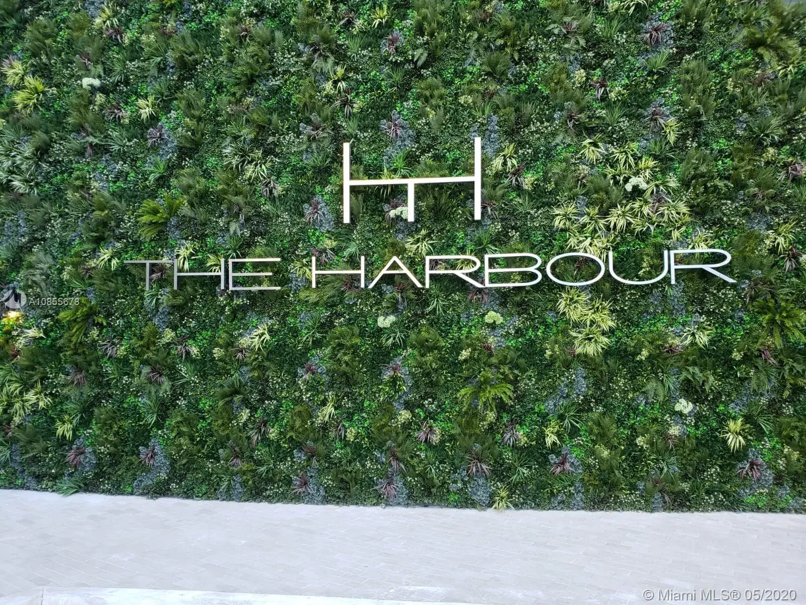 16385 Biscayne Blvd # 319, North Miami Beach FL 33160