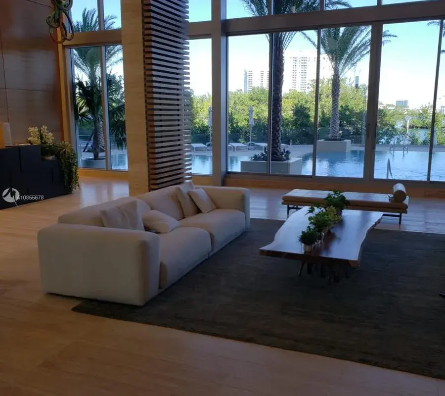 16385 Biscayne Blvd # 319, North Miami Beach FL 33160