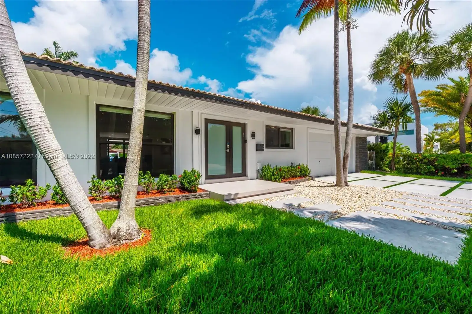 536 Hibiscus Dr, Hallandale Beach FL 33009 photo 4