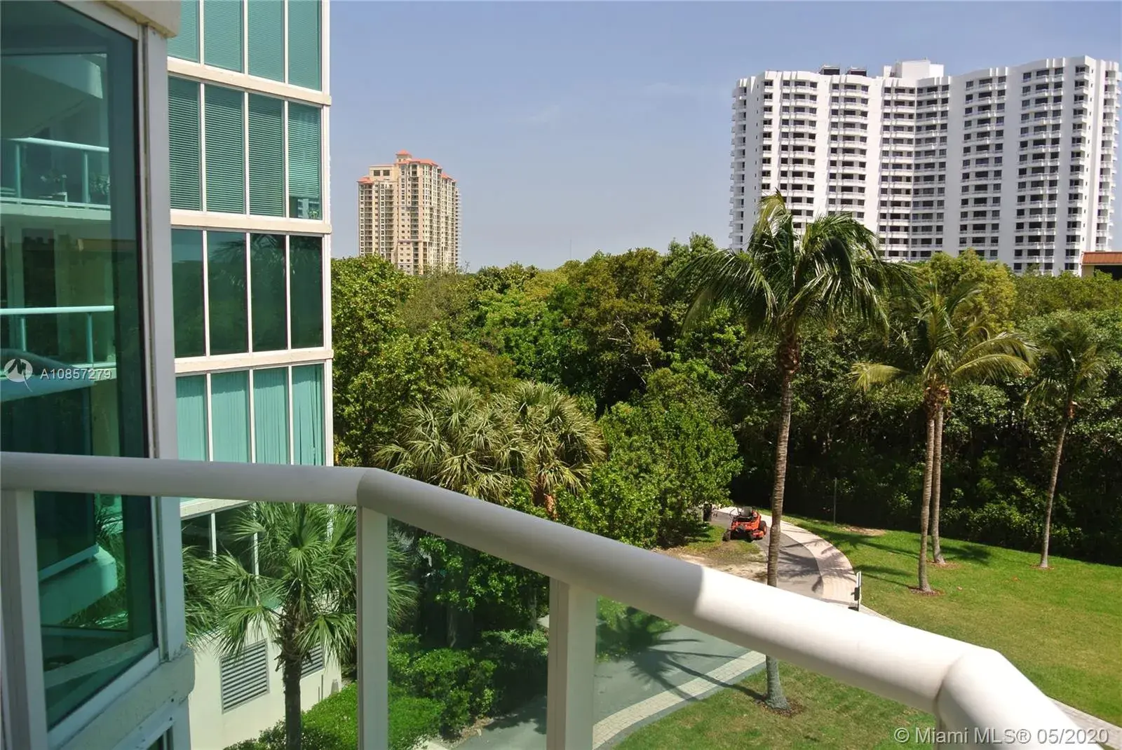 3370 Hidden Bay Dr # 402, Aventura FL 33180
