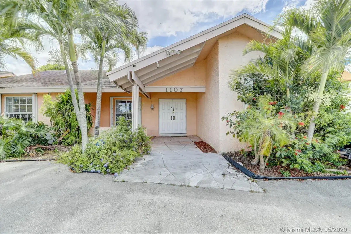 1107 SW 83rd Ave, North Lauderdale FL 33068