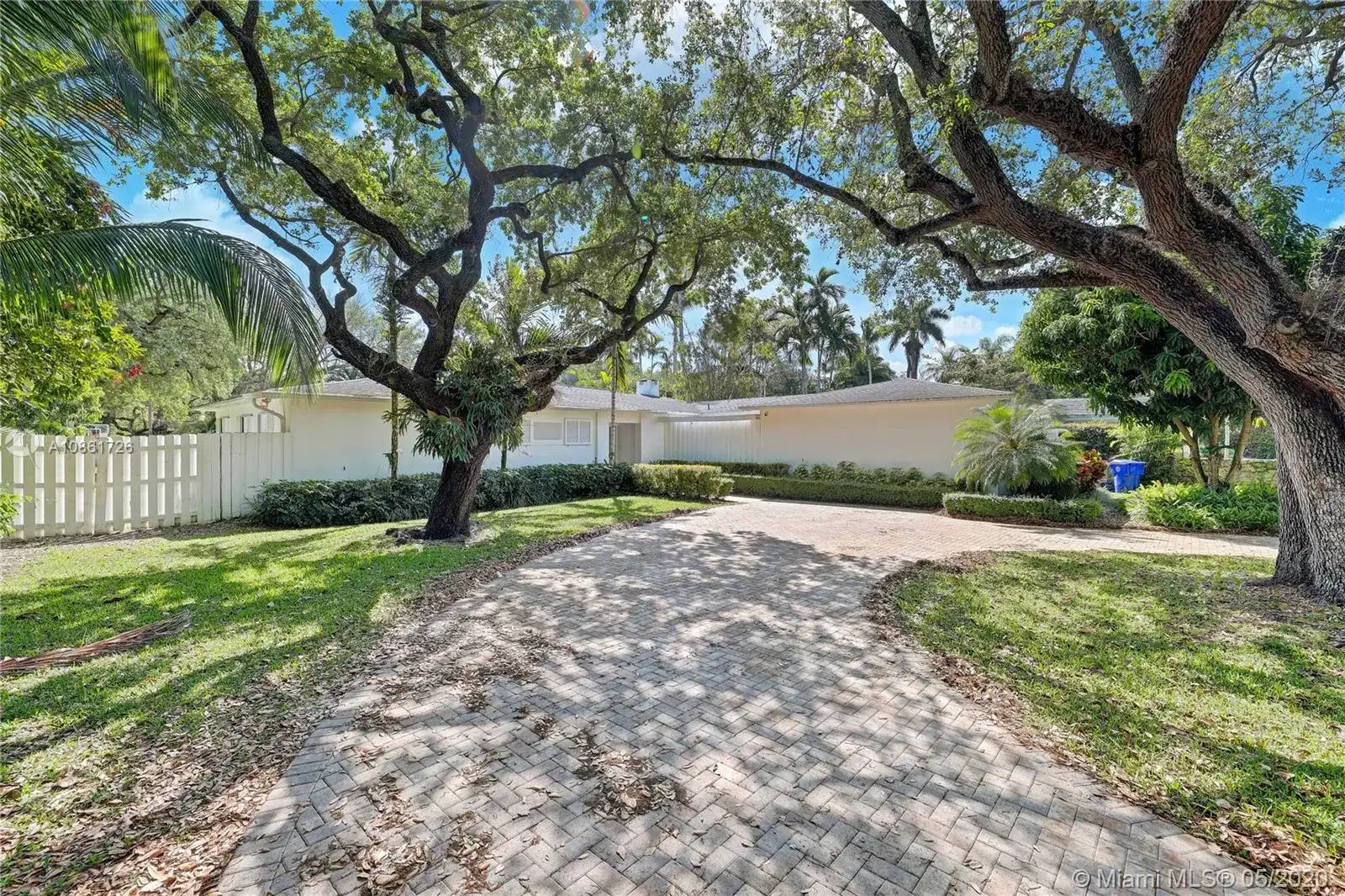 3834 Park Ave, Miami FL 33133 photo 2