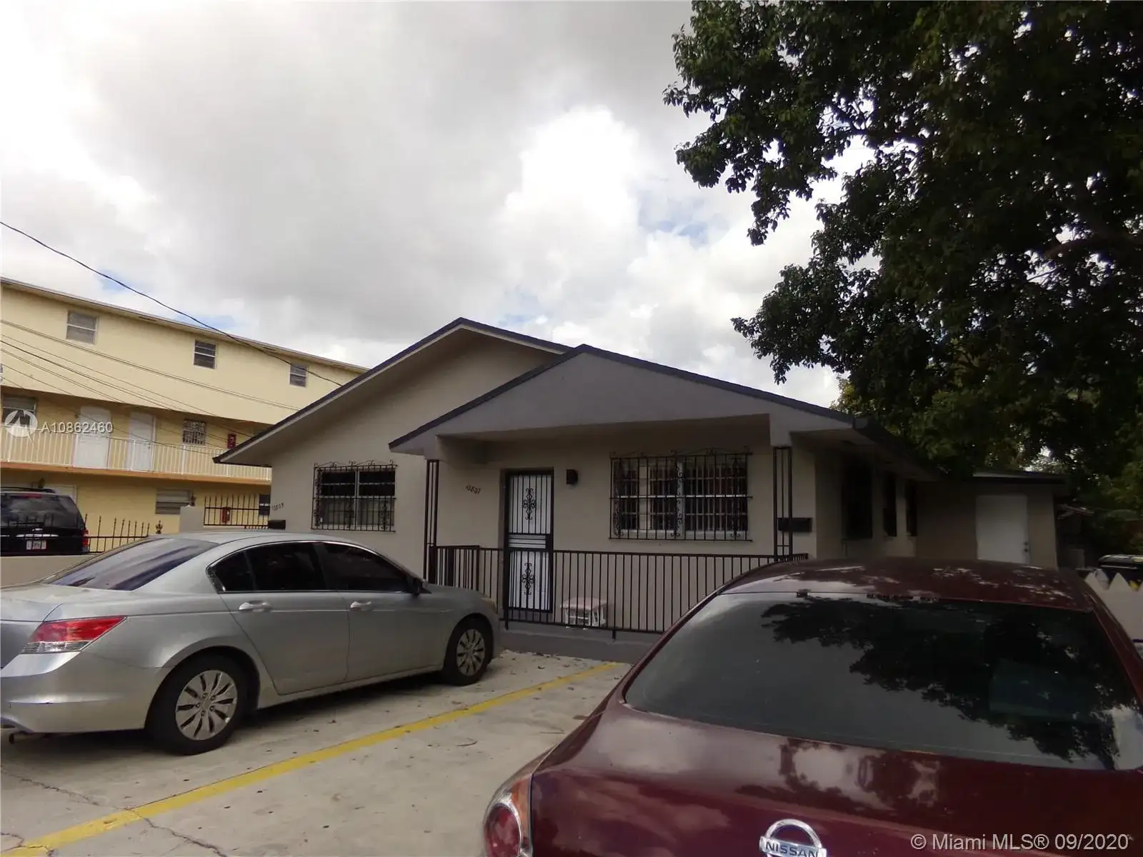 10805 SW 4th St, Sweetwater FL 33174 photo 2