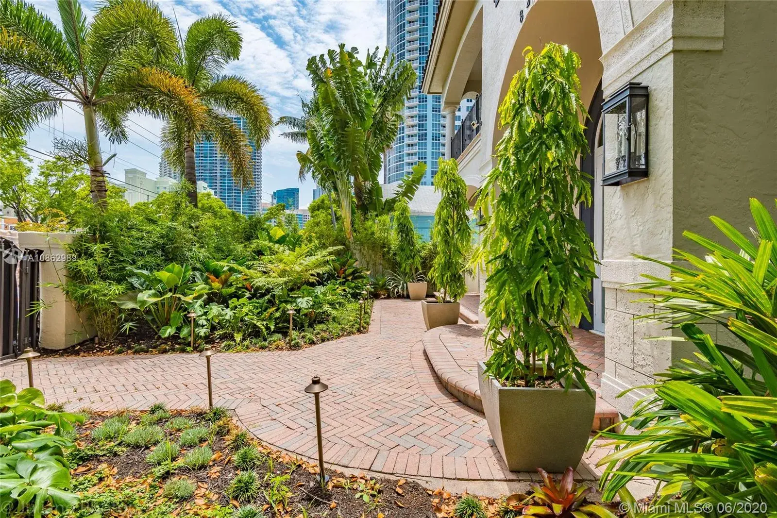 821 SE 2nd Ct, Fort Lauderdale FL 33301