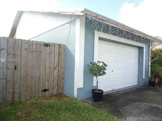 1254 N Fieldlark Ln, Homestead FL 33035 photo 2
