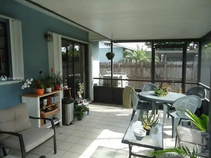 1254 N Fieldlark Ln, Homestead FL 33035 photo 4