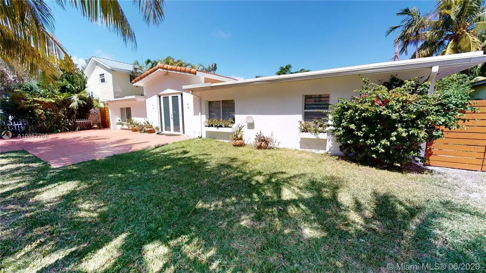 211 190th St, Sunny Isles Beach FL 33160 photo 2