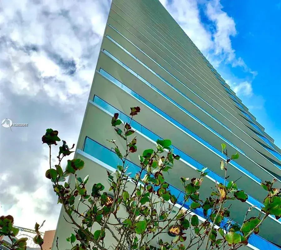 18975 Collins Ave # 1105, Sunny Isles Beach FL 33160