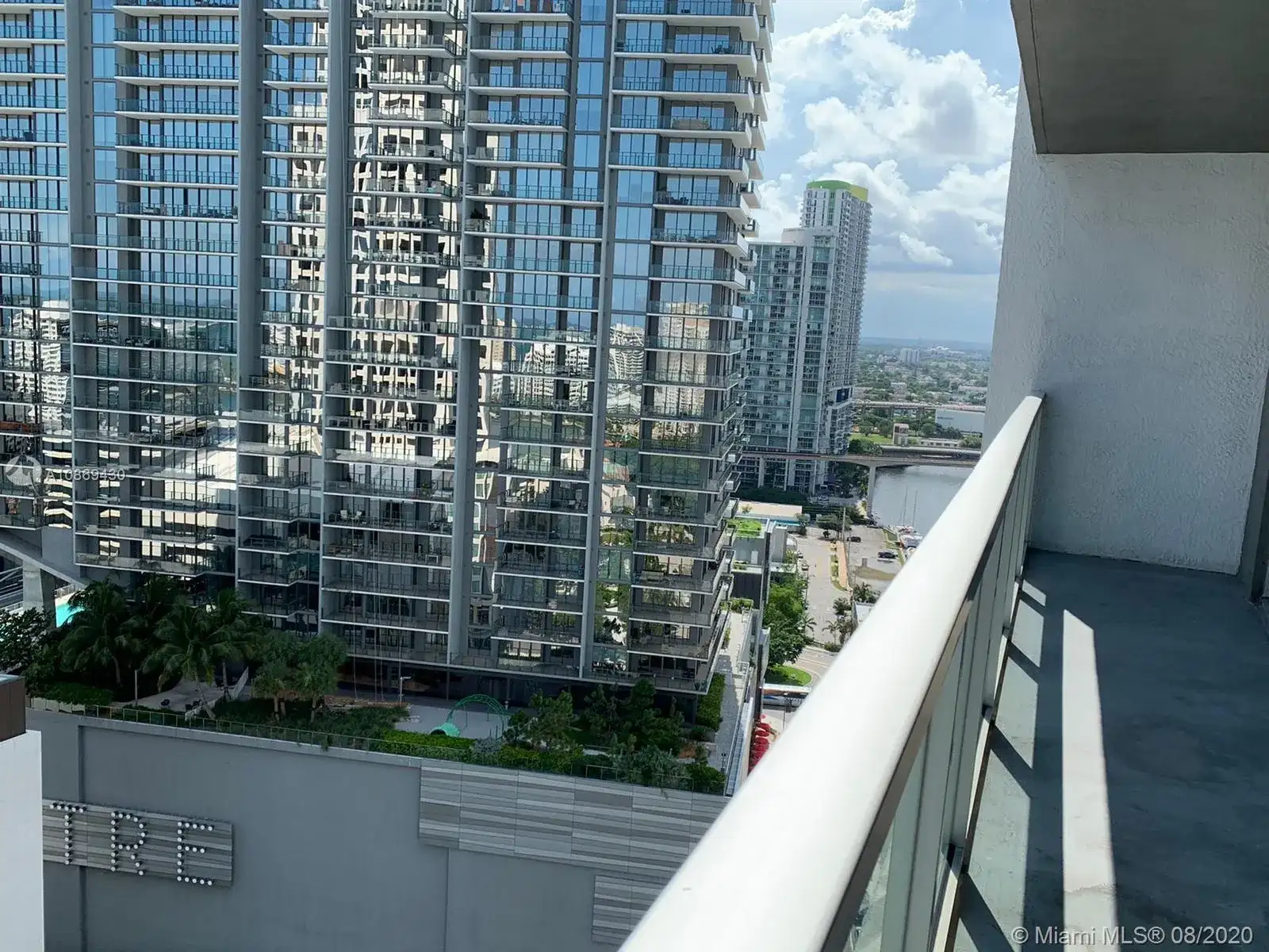 55 SE 6th St # 2404, Miami FL 33131 photo 4