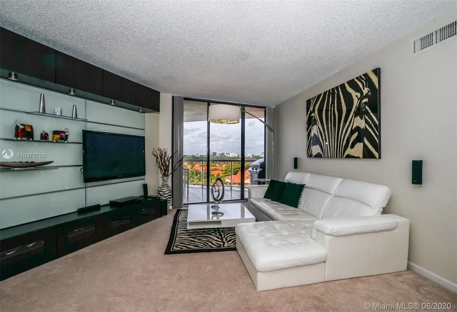 3610 Yacht Club Dr # 811, Aventura FL 33180