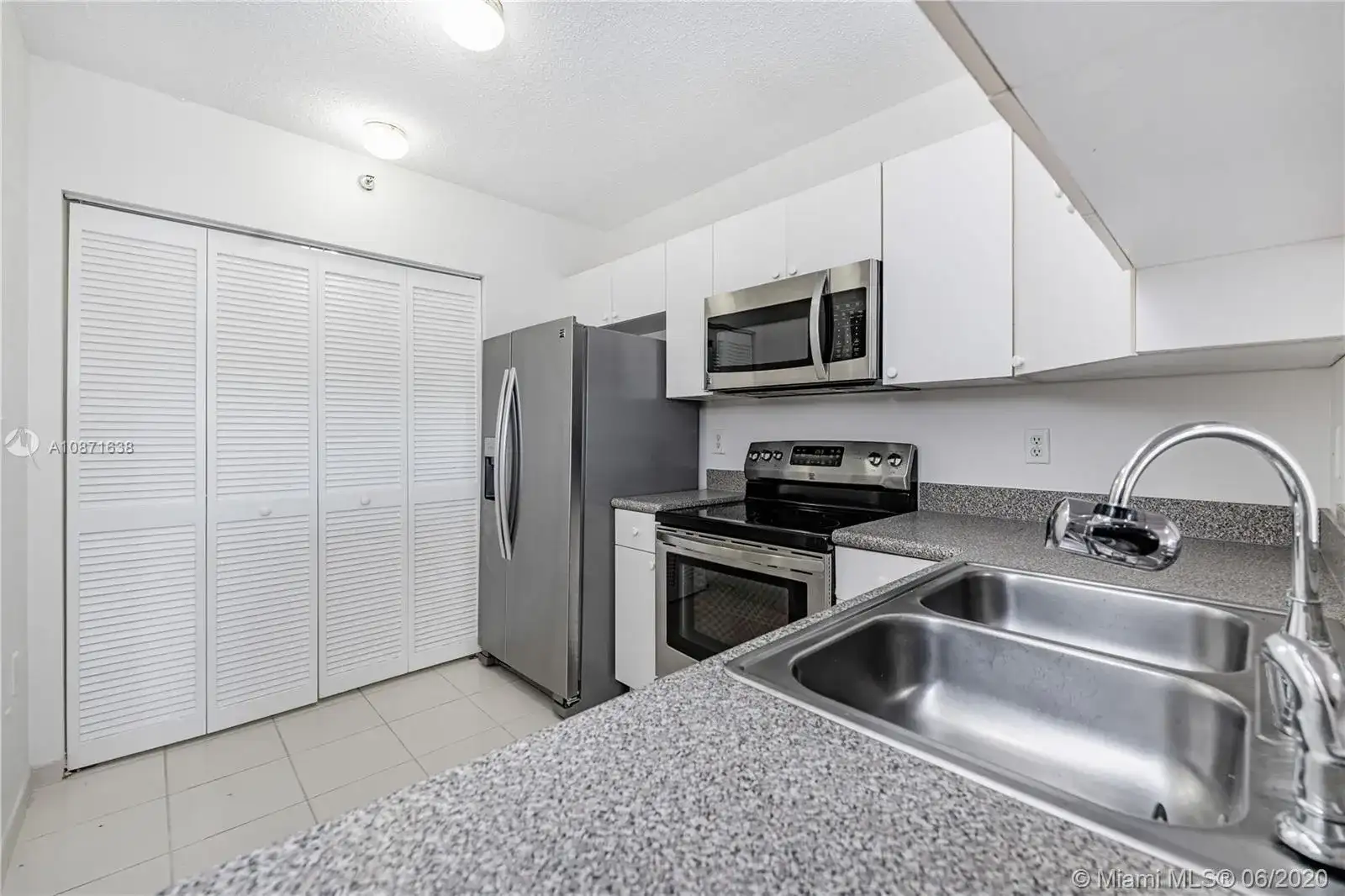 8900 Collins Ave # 401, Surfside FL 33154 photo 4